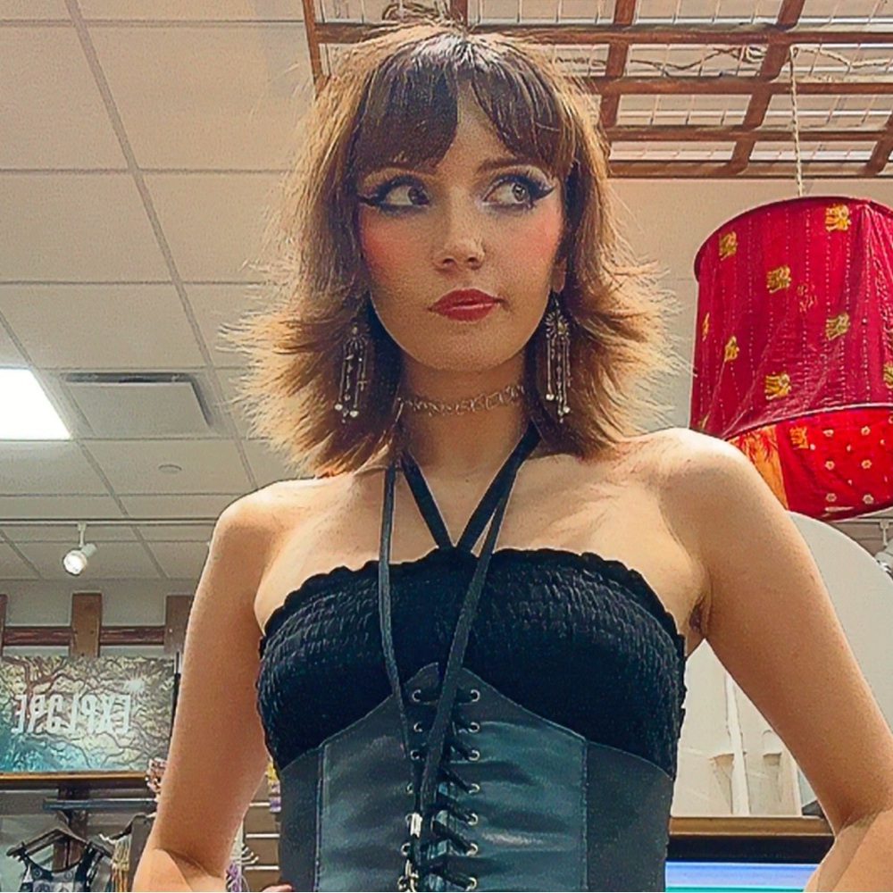 Meet your Posher, Naomi